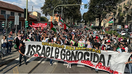 Corteo Pro Palestina a Torino: in 500 per protestare, attacchi al governo e ricordo del 7 ottobre