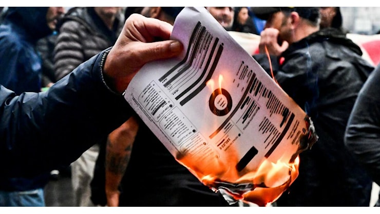 Bollette gonfiate, il report Arera fa infuriare le aziende. Avs, M5S e Pd: “Parli il governo” - Il Fatto Quotidiano Bollette gonfiate, il report Arera fa infuriare le aziende. Avs, M5S e Pd: “Parli il governo” - Il Fatto Quotidiano