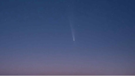 Lo spettacolo della cometa Tsuchinshan-ATLAS in Italia: il cielo si illumina da Roma alla Sicilia | Foto