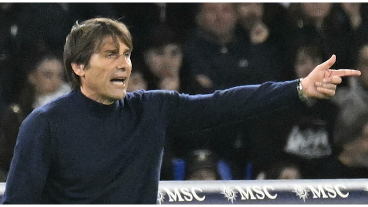 Napoli-Empoli 3-0, Antonio Conte in conferenza: «Vittoria di tutti, stiamo tenendo aperto il campionato» - Il Mattino Napoli-Empoli 3-0, Antonio Conte in conferenza: «Vittoria di tutti, stiamo tenendo aperto il campionato» - Il Mattino