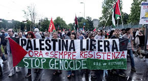 Flash mob pro Palestina, turisti a Milano scambiano i botti per un attentato e scappano