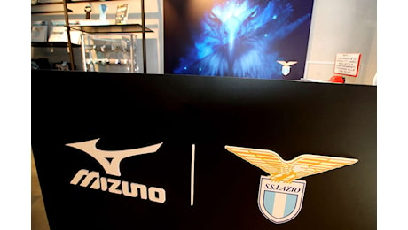 La Lazio svela la maglia per i 125 anni del club che verrà usata contro il Como