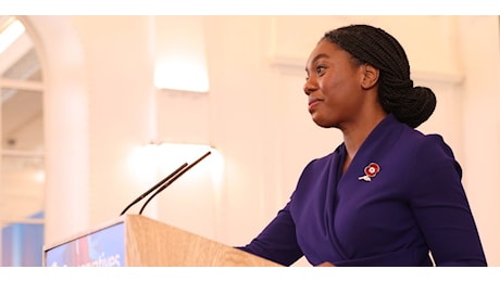 Kemi Badenoch, chi è la nuova (controversa) leader Tory britannici