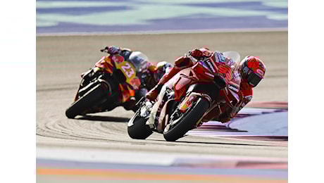 MotoGP oggi Qatar: Marc Marquez lotta e torna a vincere a Lusail, battuti Viñales e Bagnaia