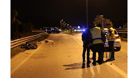 Strage sulle strade: Bagnacavallo sulla strada Provinciale Naviglio moto contro auto, muore 40enne